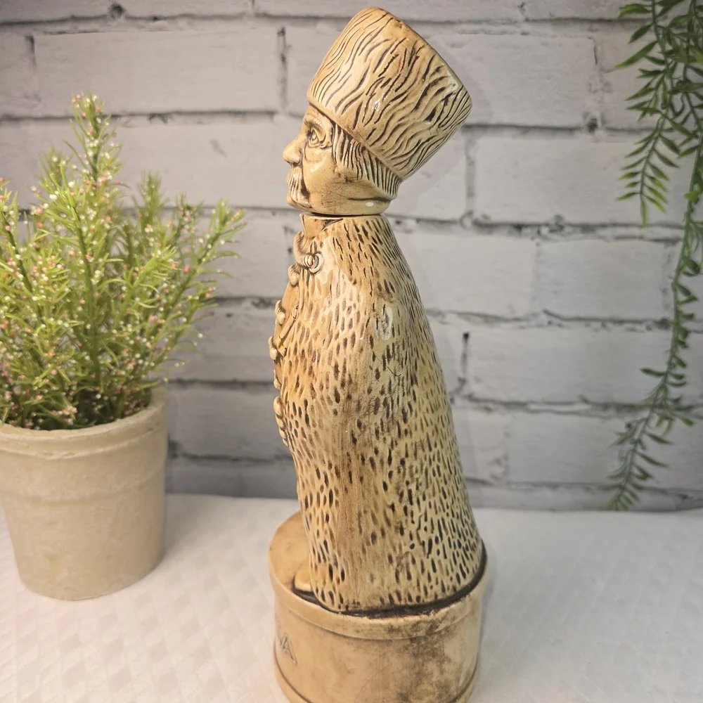 VINTAGE ALBERTA MOLDS CERAMIC RUSSIAN MAN VODKA DECANTER BARWARE MID CENTURY